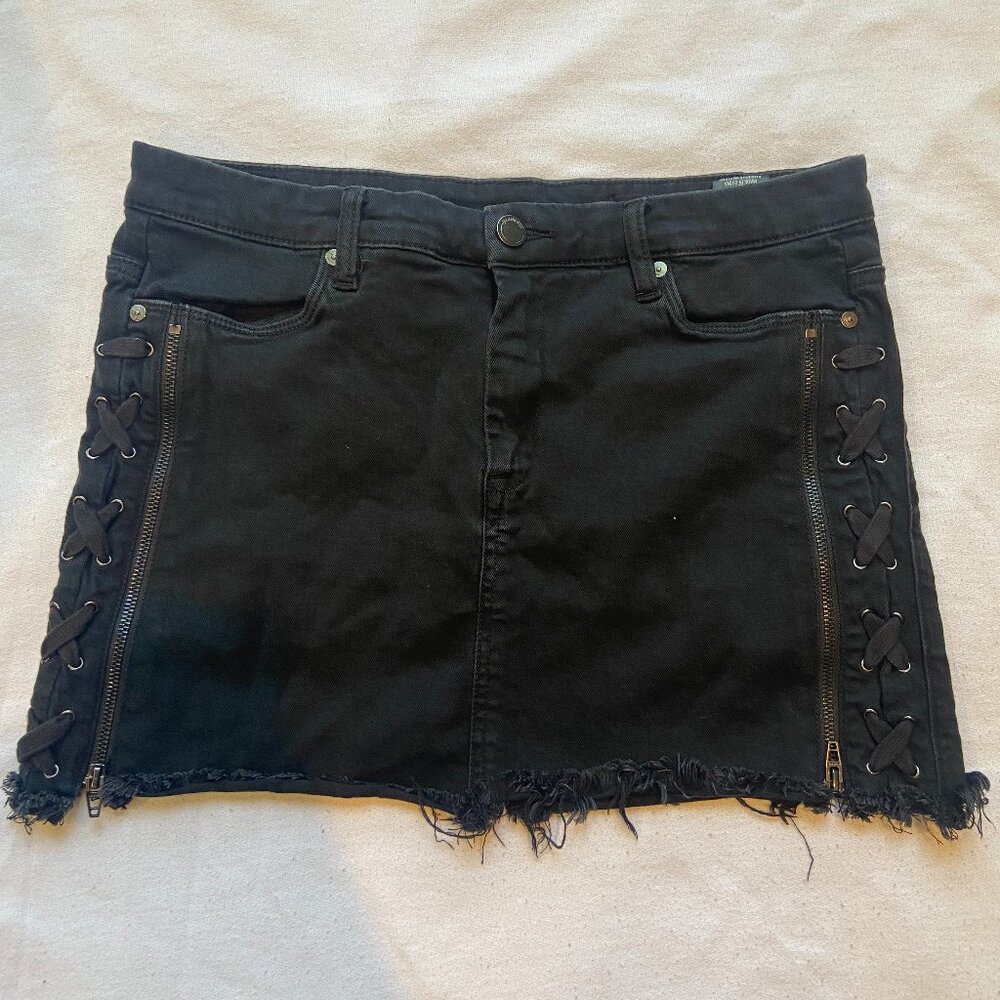 Blank NYC Be a Frayed Lace Up Denim Jean Skirt Black Grunge Y2K